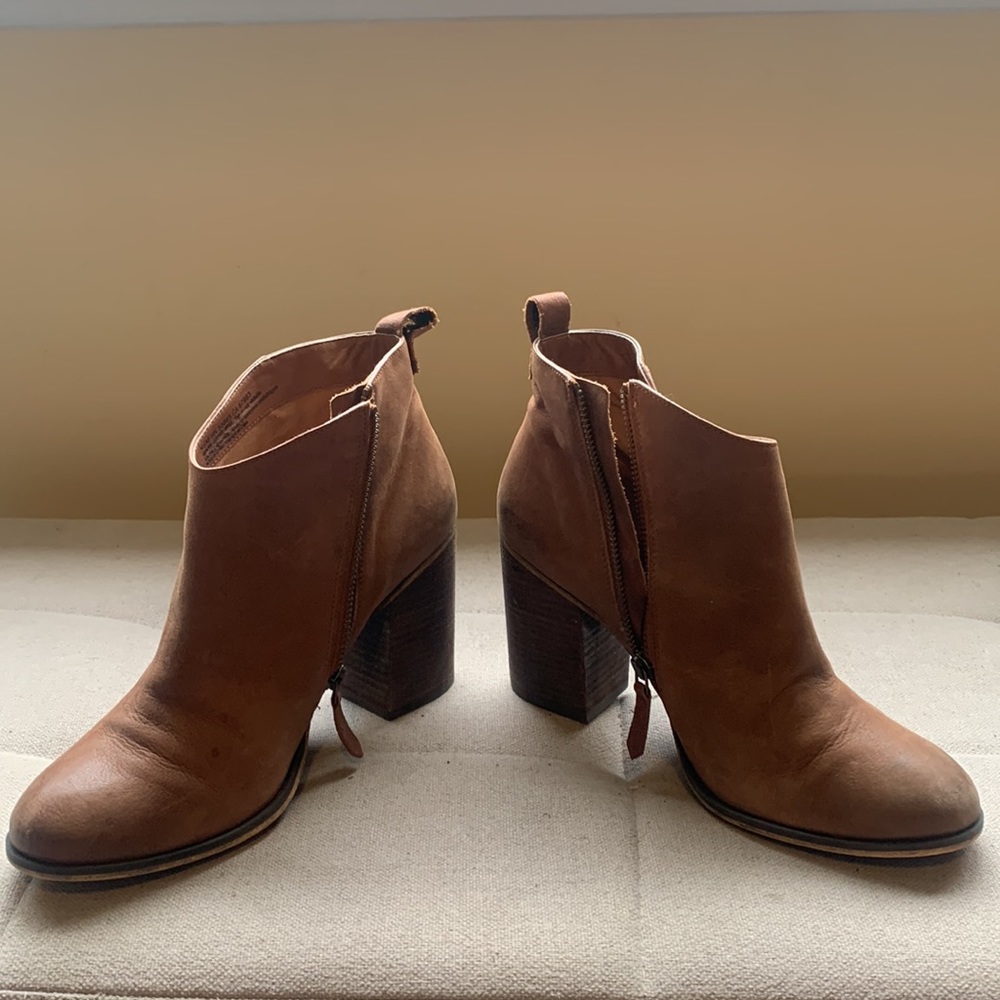 B.P. Women's Brown Block Heel Leather Bootie Size 9.5 - Picture 8 of 15